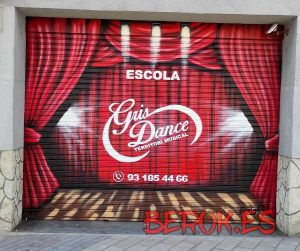 Graffiti Persiana Gris Dance Territori Musical Teatro Cortina Roja Escola 300x100000